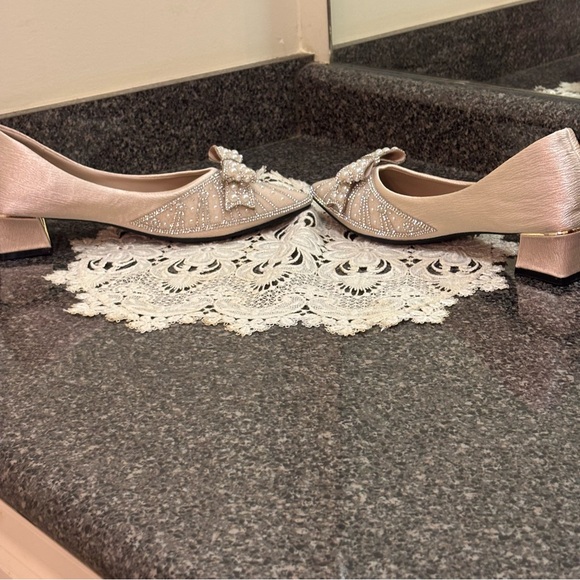 Amazon Beautiful Sparkly Shoes 10 - Picture 6 of 8